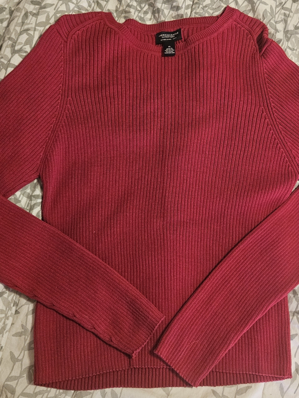 American Eagle Outfitters Ribbed Crewneck Sweater in Red